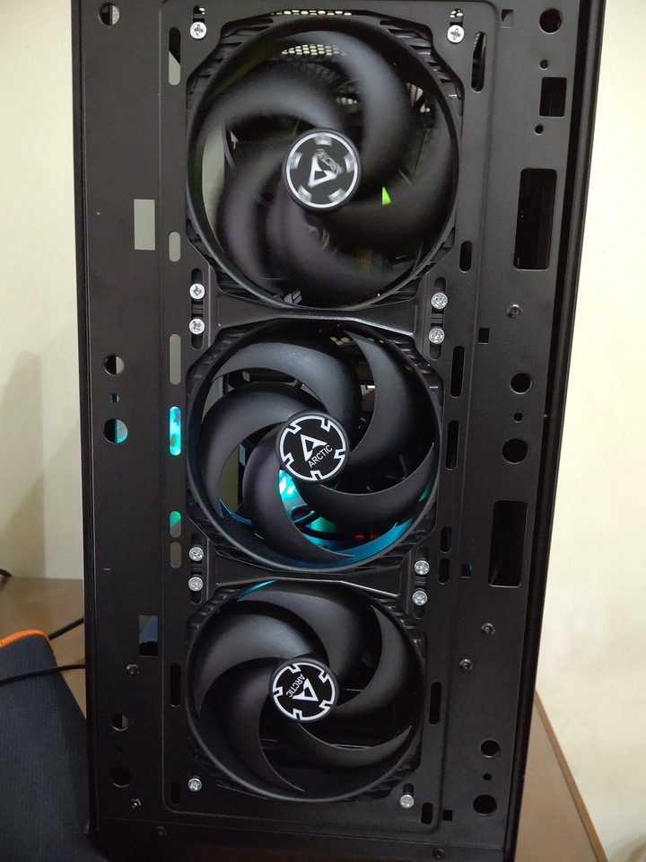 MSI MPG GUNGNIR 110M已上機偽開箱分享