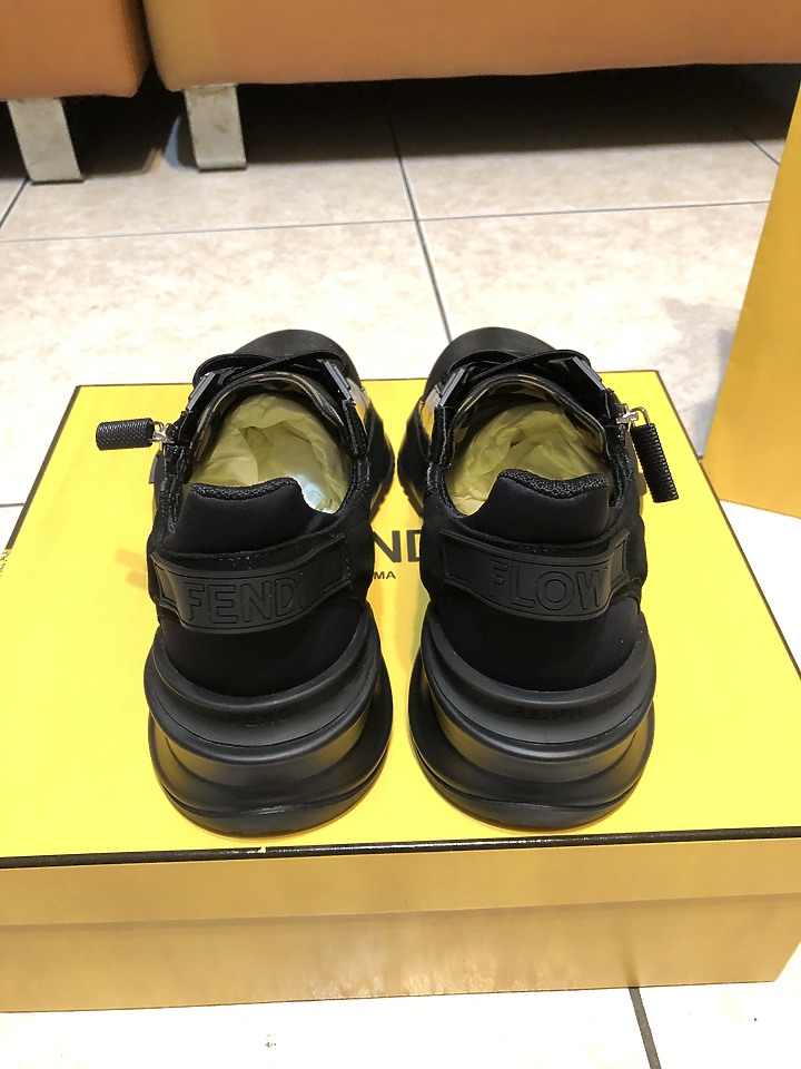 點我看大圖 【開箱】FENDI FLOW 無鞋帶運動鞋開箱分享