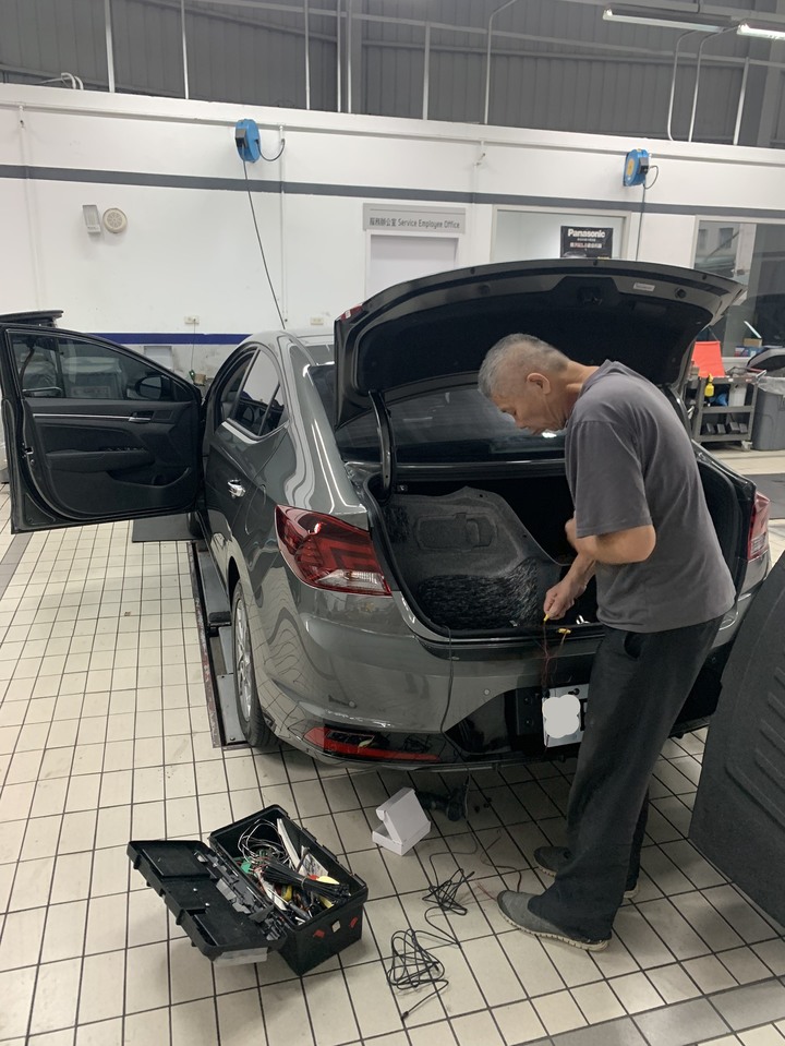 Hyundai Elantra 豪華型 開箱&菜單