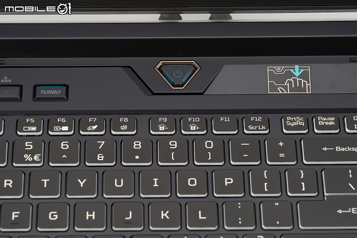 Acer Predator Helios 700 獨家實測 再探極致效能巔峰！