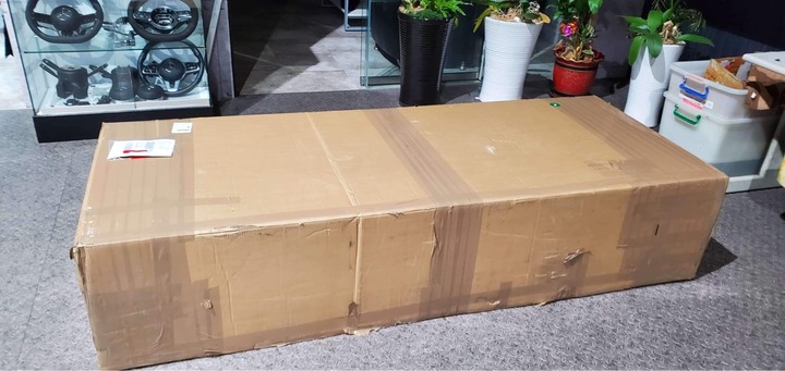 [開箱] 極度浮誇 Mercedes-AMG Roof Box