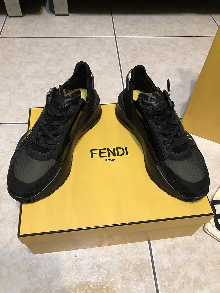 點我看大圖 【開箱】FENDI FLOW 無鞋帶運動鞋開箱分享