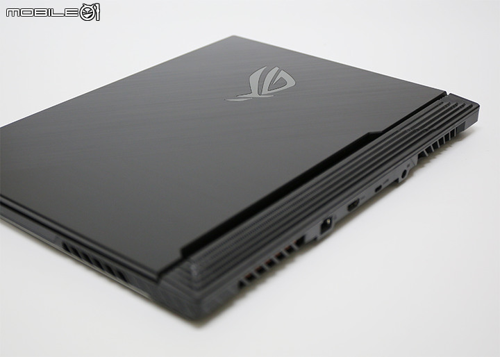 移動遊戲夥伴ROG Strix G512LV