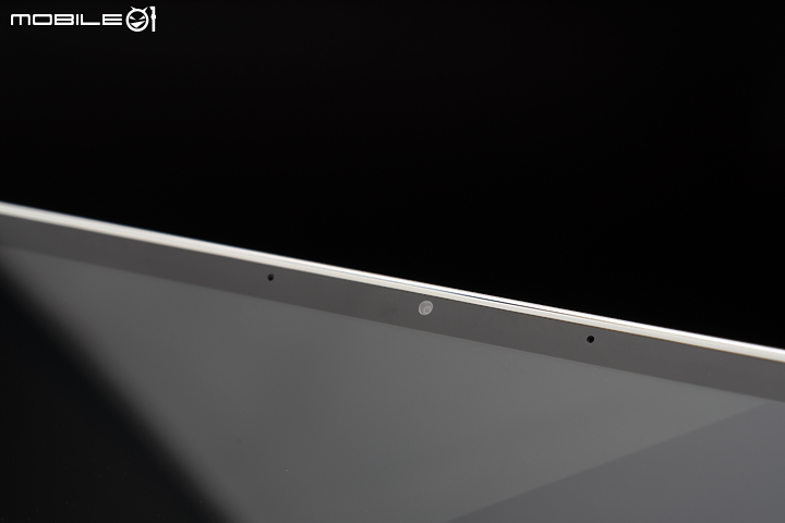 Porsche Design Acer Book RS 實機開箱 配件也出眾的時尚筆電！