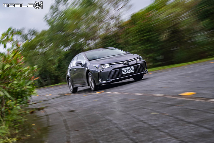 超夯「四門轎車」集合評比|Toyota Altis、Nissan Sentra、Ford Focus 爭奪戰
