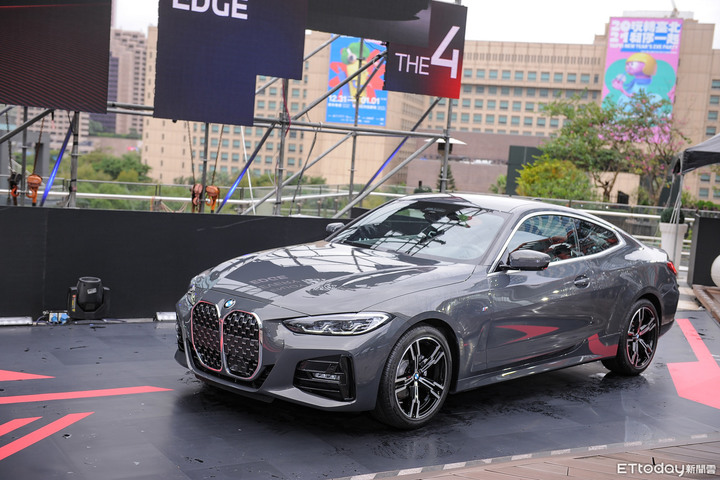 首批120輛完售!BMW新4系列Coupe 236萬起上市、女神許瑋甯代言