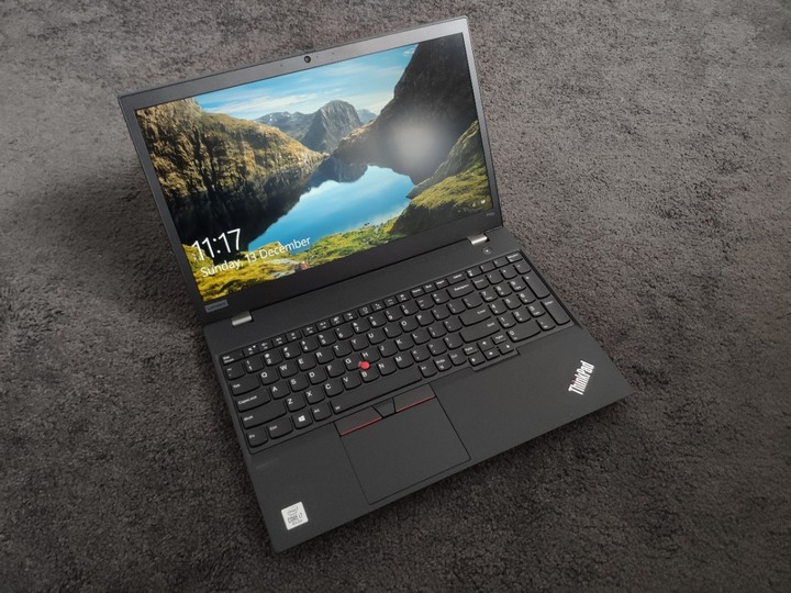 [懶人開箱] Thinkpad P15s 簡短開箱