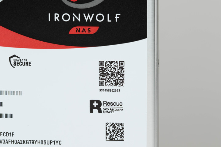 Seagate IronWolf Pro 18TB NAS 硬碟開箱實測 超大容量與高保固條件兼具首選