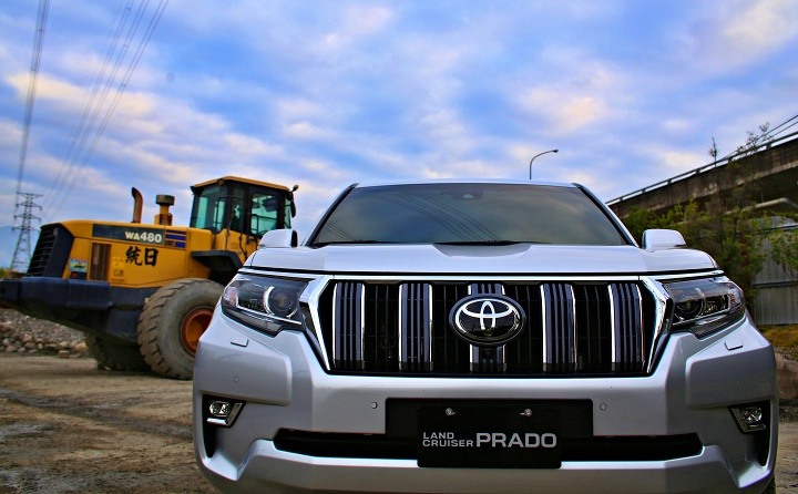 Toyota RAV4老大哥傳奇本格派四驅王,2021 全新版本Toyota Land Cruiser Prado跨年抵台!