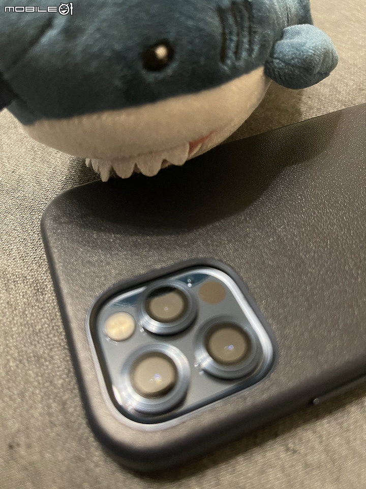 台灣精品&世界設計大獎 iPhone 史上最佳之一之 UNIU 保護殼