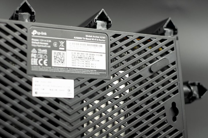 AX6000 路由器排排站,TP-Link AX90 vs ASUS RT-AX88U vs Netgear RAX80