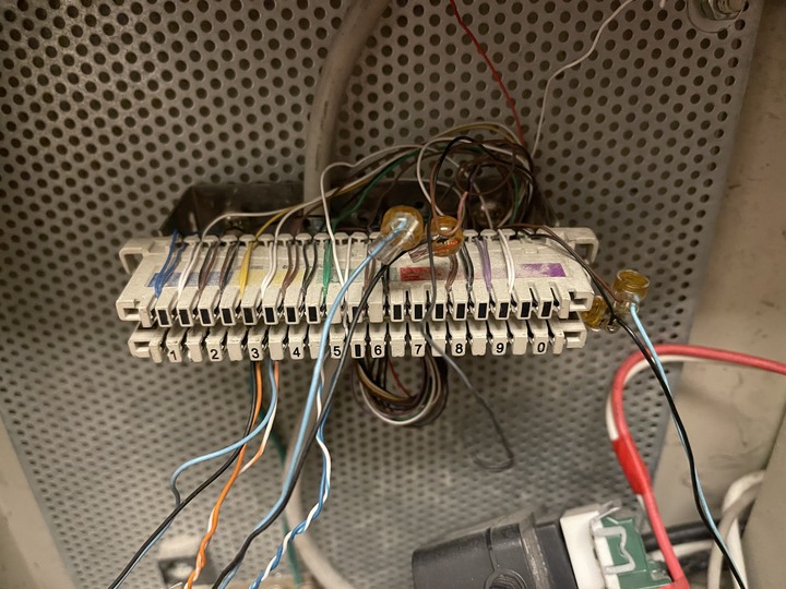 請教弱電箱中的電話線路問題