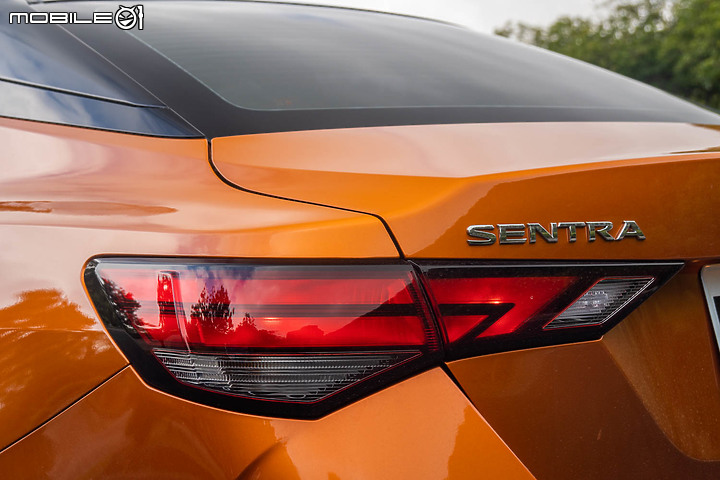 超夯「四門轎車」集合評比|Toyota Altis、Nissan Sentra、Ford Focus 爭奪戰