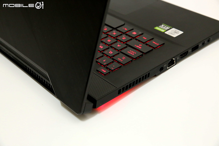 點我看大圖 直上極速 300Hz 俱樂部 - Zephyrus S15 (i7-10875H + GTX2080SUPER)