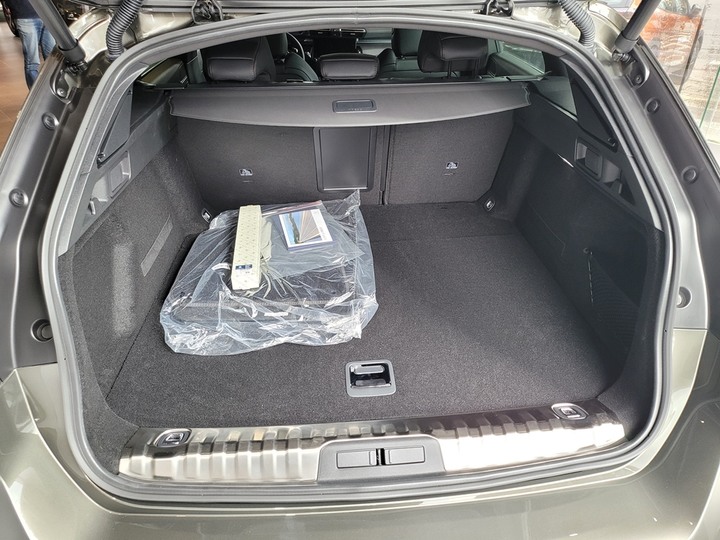 法系絕美跑旅！PEUGEOT 508SW 靜態賞車
