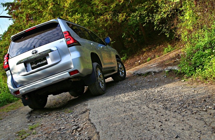 Toyota RAV4老大哥傳奇本格派四驅王,2021 全新版本Toyota Land Cruiser Prado跨年抵台!