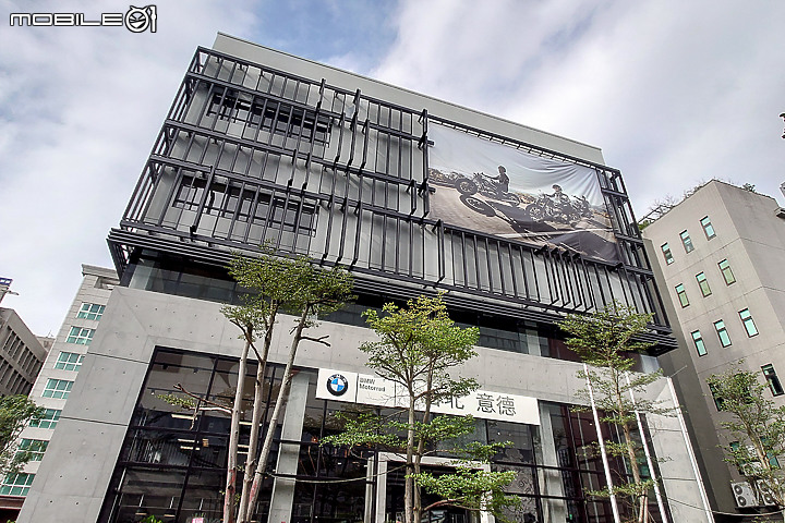 【採訪】全球展間評比第二!全台最大展間 BMW Motorrad 台北意德重機正式開幕!
