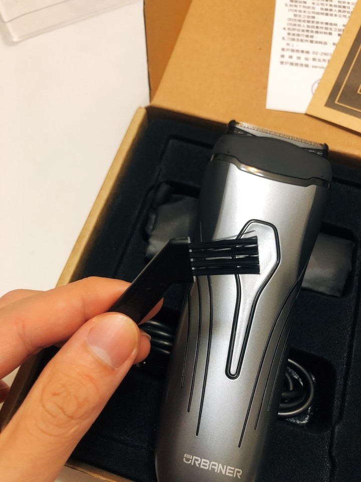 簡易開箱心得 奧本電剪 高CP值刮鬍刀