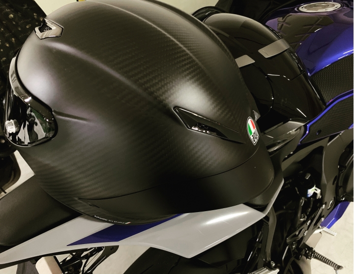 AGV PISTA GP RR 消光碳纖安全帽開箱