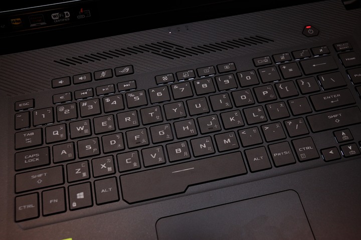 點我看大圖 少了光害跑一樣快,ASUS ROG Zephyrus G15 GA502IV 電競筆電開箱測試