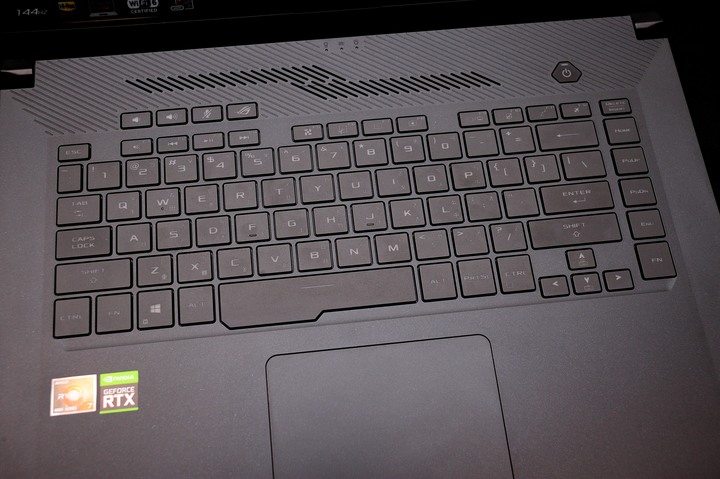 點我看大圖 少了光害跑一樣快,ASUS ROG Zephyrus G15 GA502IV 電競筆電開箱測試