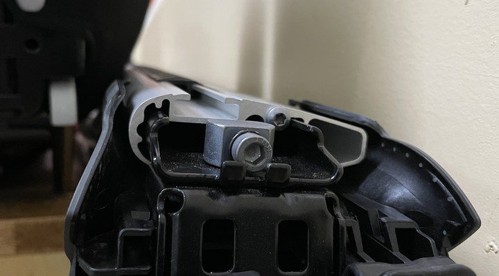 [開箱] 極度浮誇 Mercedes-AMG Roof Box