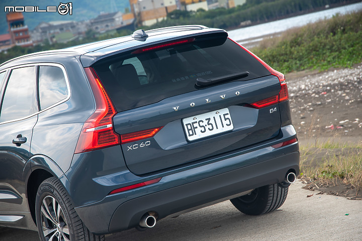 Volvo 新年式 XC60 B4 Momentum 試駕 純燃油時代不再,48V輕油電將成銷售主力!