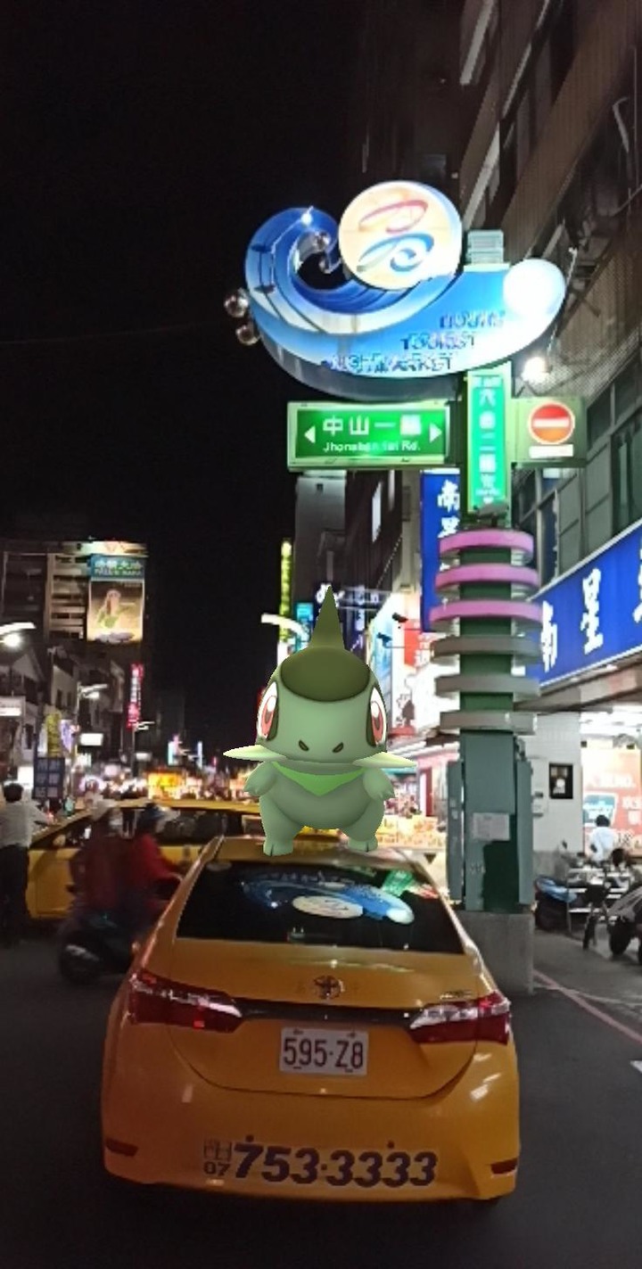 震驚❗小鮮肉第一次逛傳說中的六合國際觀光夜市🈴