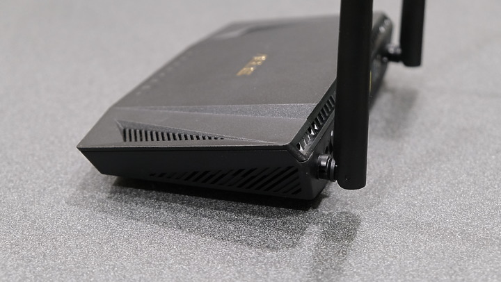 點我看大圖 更快更寬的傳輸效率加上全面防護的路由器 | ASUS RT-AX56U 使用體驗