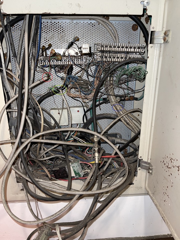 請教弱電箱中的電話線路問題
