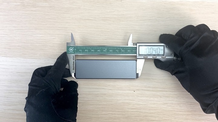 開箱 NODA Turbine 內建風扇的 SSD 外接盒