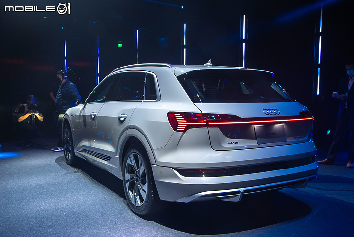 【採訪】Audi電動休旅e-tron/e-tron Sportback正式發表,五車型自304萬元起!