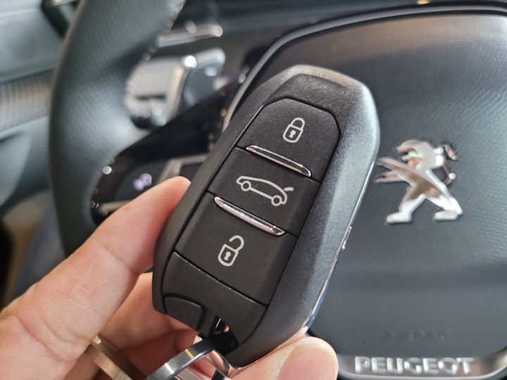 法系絕美跑旅！PEUGEOT 508SW 靜態賞車