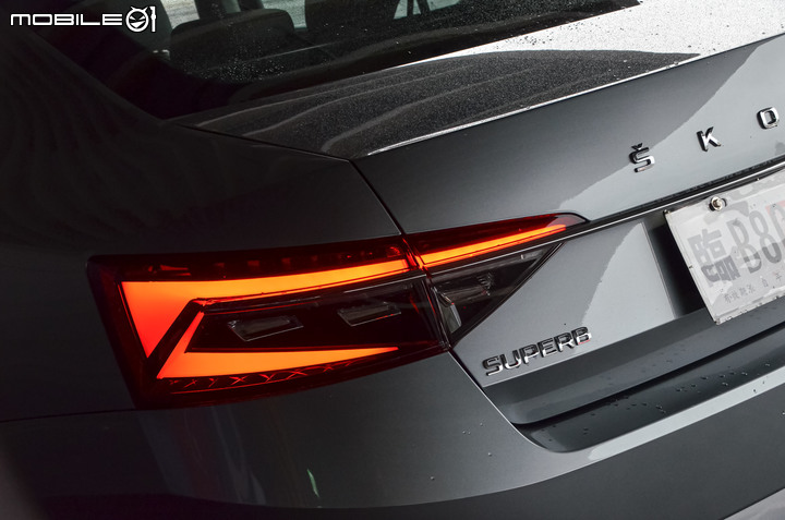 Škoda Superb 1.5TSI 房車菁英版試駕,最超值的歐系進口房車!