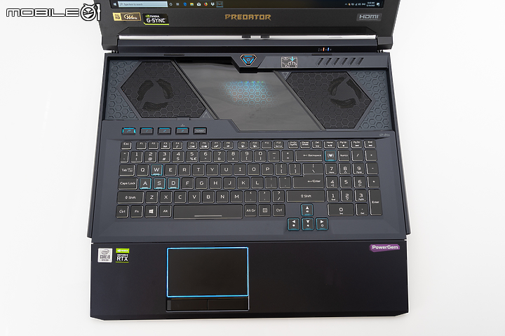 Acer Predator Helios 700 獨家實測 再探極致效能巔峰！