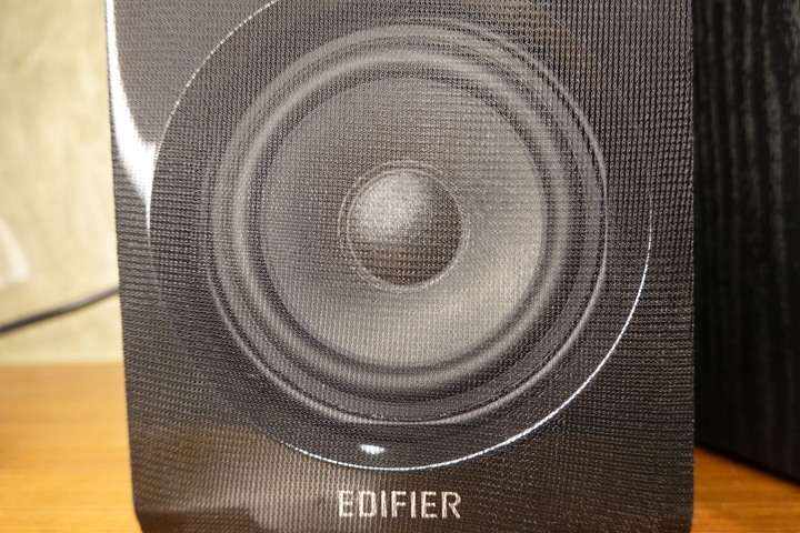 兩千出頭的乾貨真香! EDIFIER R33BT藍牙喇叭大大提升我的NB音效