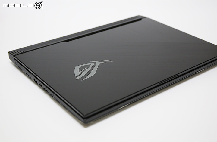 移動遊戲夥伴ROG Strix G512LV