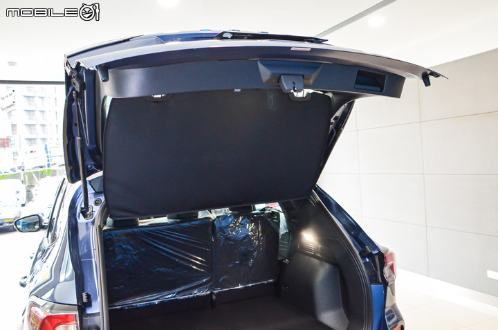 【實車賞析】Ford Kuga EcoBoost 180 雅緻型展間開箱,接單生產的入門選項