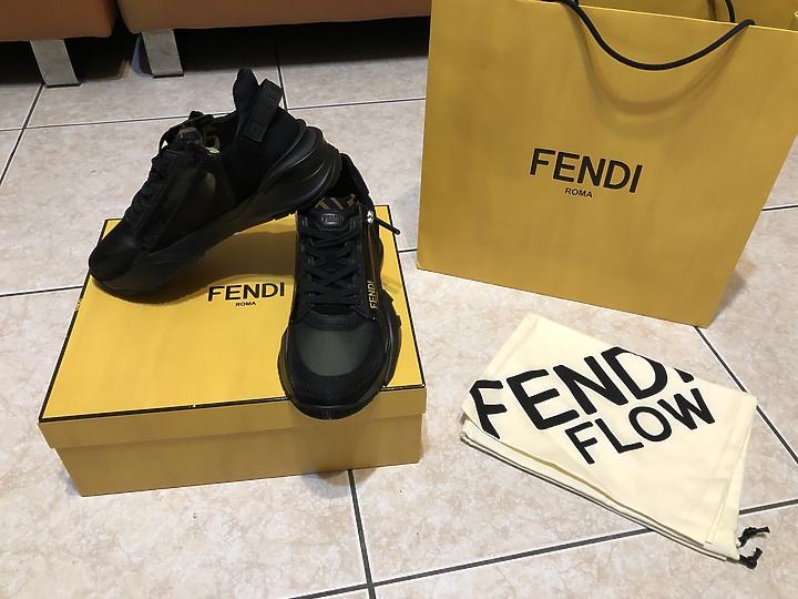 點我看大圖 【開箱】FENDI FLOW 無鞋帶運動鞋開箱分享