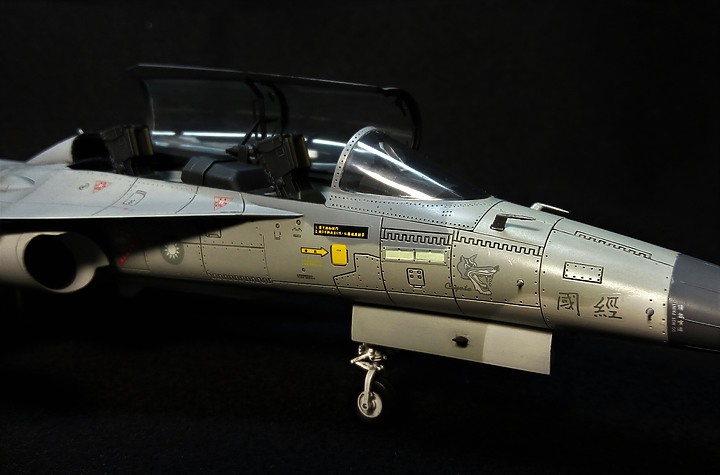 AFV 1/48 F-CK-1D 經國號戰鬥機