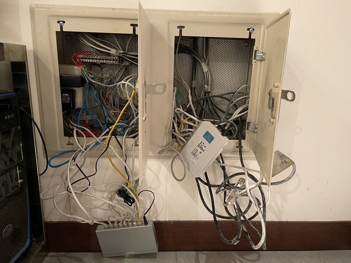 請教弱電箱中的電話線路問題