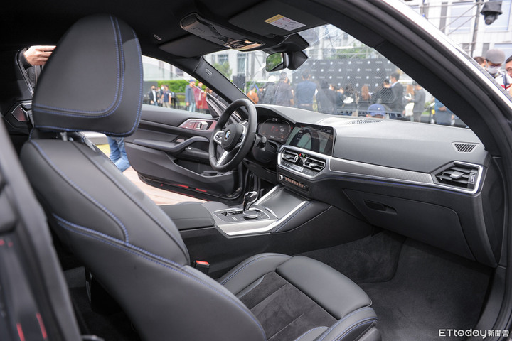 首批120輛完售!BMW新4系列Coupe 236萬起上市、女神許瑋甯代言