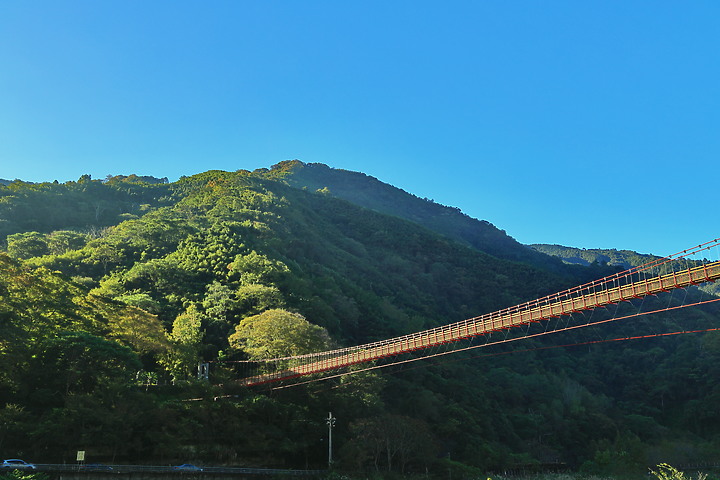 (映像旅行) 隱士山林，漫步偽箱根 in新竹五峰清泉 feat. Volkswagen T-ROC 330 TSI R-Line Performance & Canon EOS R6