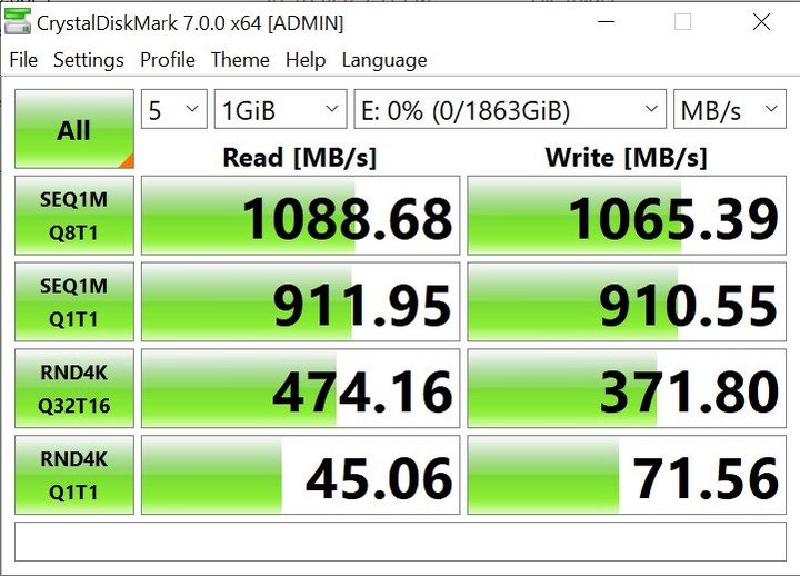 美光 Crucial X6/X8 2TB USB-C SSD 實測 兼具輕巧與容量的外接儲存選擇
