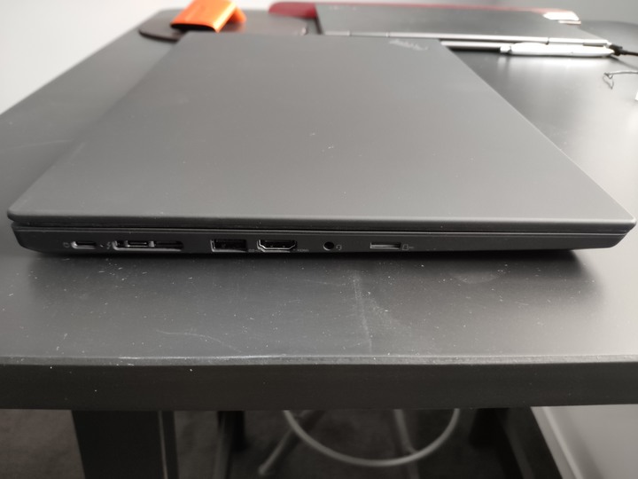 [懶人開箱] Thinkpad P15s 簡短開箱