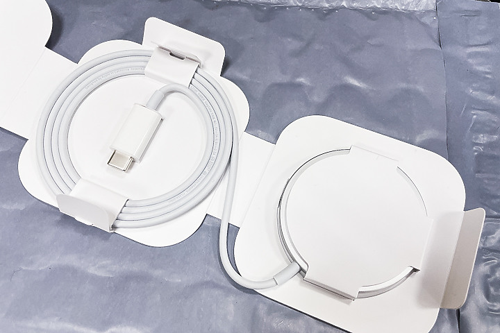 蘋果MagSafe充電器跟卡夾試用:分享需要和不需要買的理由