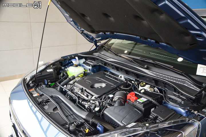 【實車賞析】Ford Kuga EcoBoost 180 雅緻型展間開箱,接單生產的入門選項
