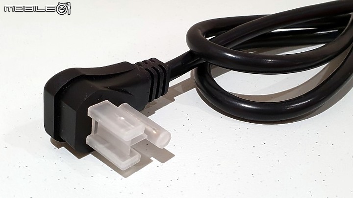 點我看大圖 CyberPower 防突波7插防雷2USB充電延長線開箱 (好事多版 HT0718UA0-TWC)