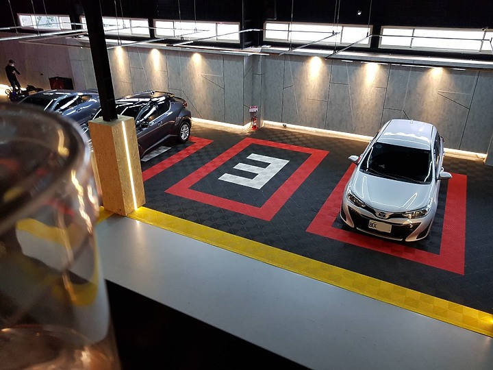 賞車品咖啡 | WIP GARAGE/COFFEE 貨櫃咖啡