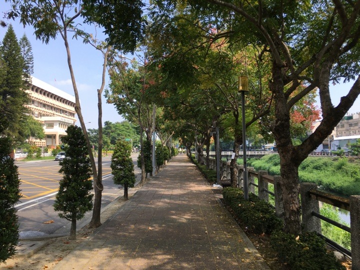 騎遊屏東市四大市場享食記
